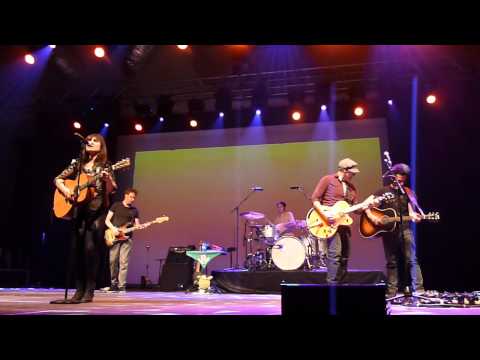 Amaral "Toro" (Columpio Asesino) y "Cuando suba la marea", Palacio de Congresos (Huesca) 18/02/2012