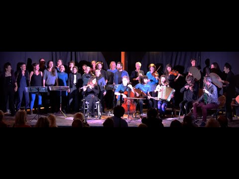 Ensemble Krifa Krifa  à St Etienne les Orgues (04) sous direction de Raphaëlle Yaffee et Paul Oliver