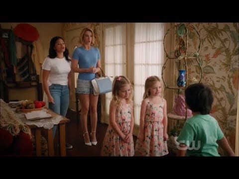 Jane the virgin - Twins and Mateo about santa claus