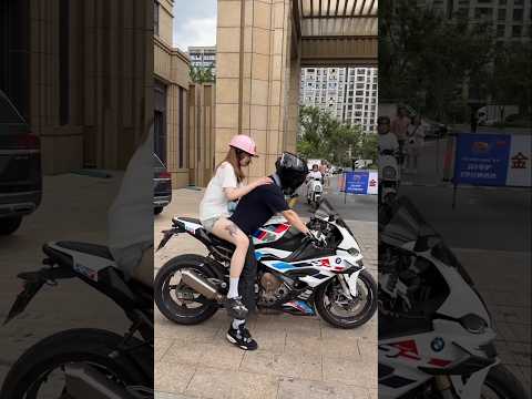 😘😍Rider helps girl with bike worth Rs 85 lakh