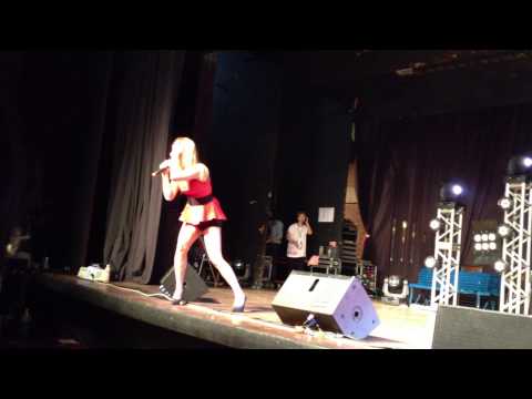 AILEE IN BRAZIL (2K13 FEEL KOREA) 2013 - UMBRELLA [fancam]