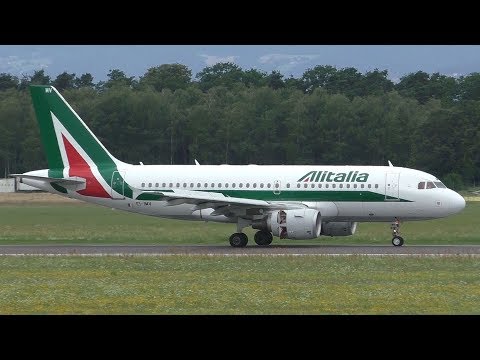 Alitalia Airbus A319 landing at Graz Airport | EI-IMV