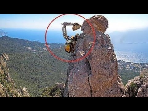 World Dangerous Idiots Bulldozer Heavy Equipment Operator Skill - Fastest Climbing Bulldozer Driving