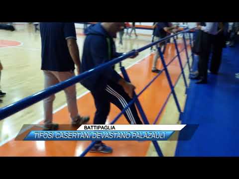 BATTIPAGLIA, TIFOSI CASERTANI DEVASTANO PALAZAULI