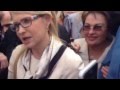 Появилось видео, как Савченко холодно отреагировала на объятия Тимошенко