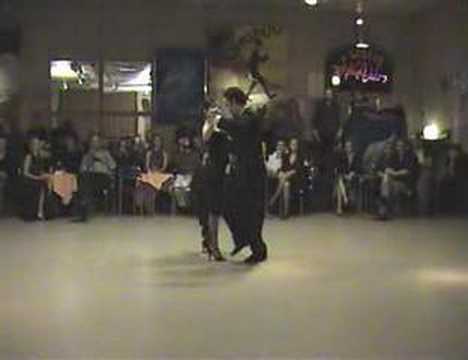  Demián García  and  Carolina Bonaventura  are  dancing  to  the  tango  "  En Esta Tarde Gris  "