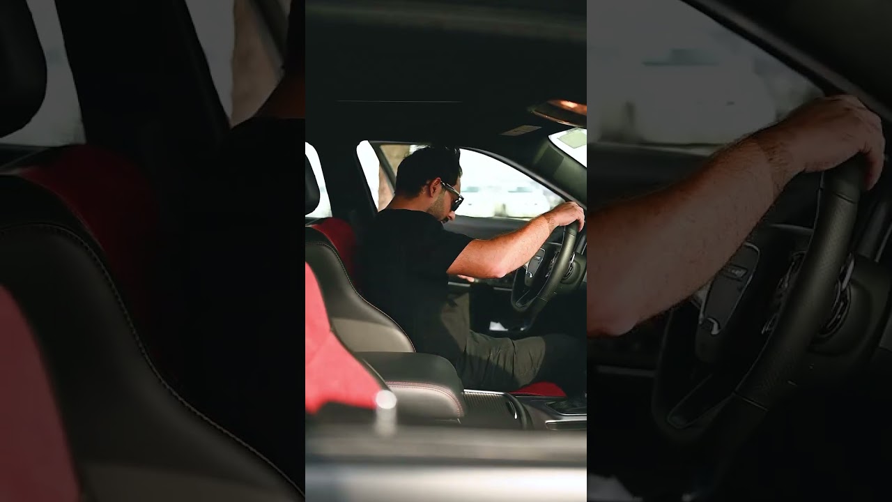 Dodge Charger 6.4L SRT Scatpack video