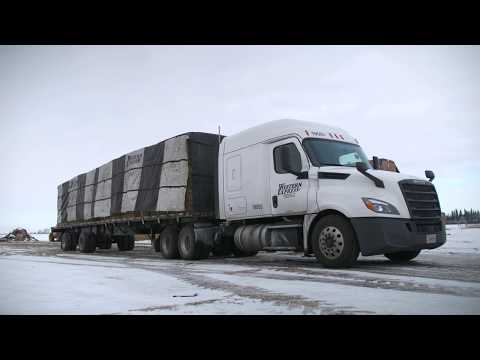 Flatbed trucking - Loading hay