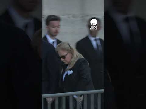 David Hallyday, Sylvie Vartan, Jean-Louis Borloo, Eddy Mitchell... aux obsèques de Nathalie Baye