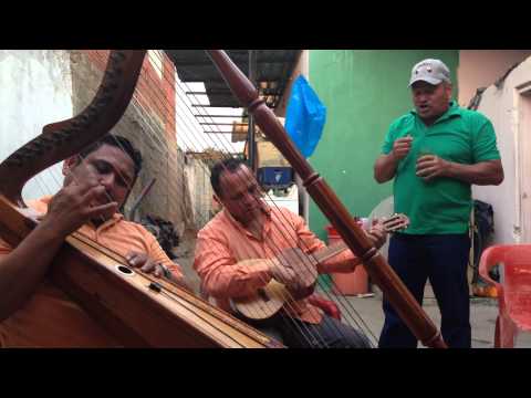 LA MUERTE DEL CANOERO. CANTA MARCO SABINO, ARPA LEORGENIS.