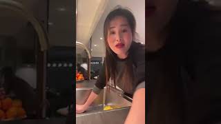 XỨ TƯ BẢN BÓC LỘT NÓ VẤT VẢ DỮ LẮM - CHO NÊN Ở VN SƯỚNG HƠN