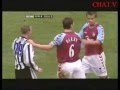 Newcastle United vs Aston Villa ( 2004-2005 ) 2 cầu thủ Newcastle đánh nhau