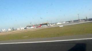 preview picture of video 'Ryanair Landing Berlin-Schonefeld from Frankfurt Hahn 2.04.2009'