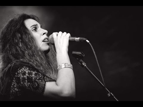 Greek Artists in France - Dafné Kritharas - La fusion traditionnelle [Sous-titres français]