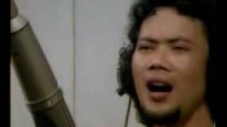 Download lagu MELODY CINTA rhoma irama original sountrack film mp3 Download lagu MELODY CINTA rhoma irama original sountrack film mp3