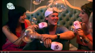 Avicii playing "Burns - Lies (Otto Knows Remix)" at TOMORROWLAND 2012