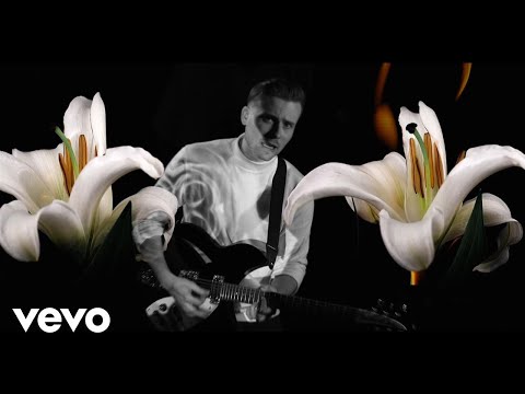 Monico Blonde - Flowers On Tarmac (Official Video)