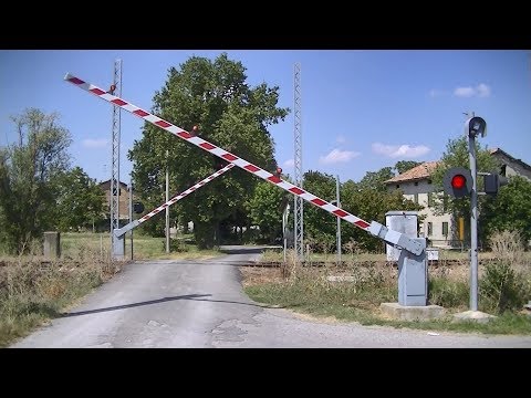 Spoorwegovergang Bagnolo In Piano (I) // Railroad crossing // Passaggio a livello