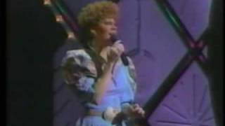Reba McEntire - Somebody Should Leave -1986