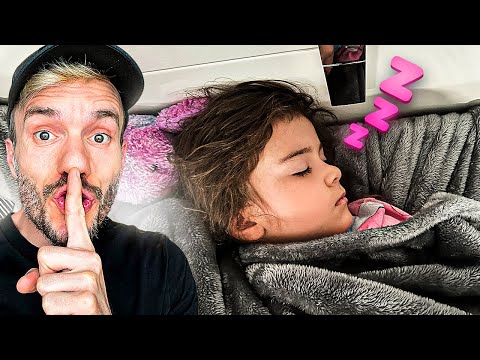 ACORDANDO A LAURA PRA IR PRA ESCOLA - Família Brancoala nos EUA