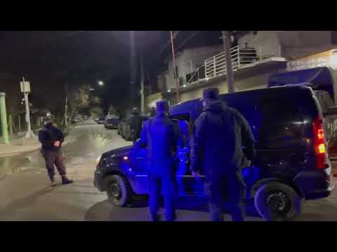 operativo policial en Tres de Febrero