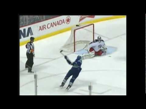 Ryan Kesler gets new stick for a head over heals goal 29.11.2011
