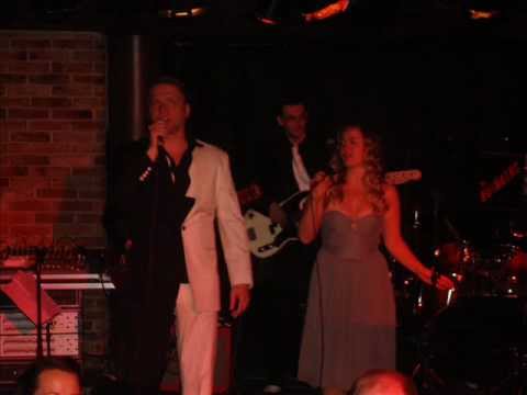 Sretan Božić svakome - Robert Mareković & SWINGERS