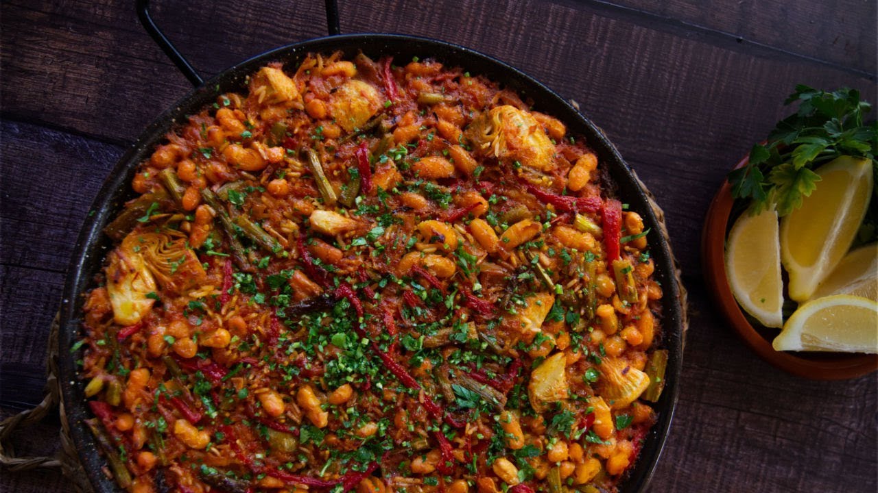 Spanish OvenBaked Rice (BudgetFriendly, Vegan)