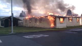 preview picture of video 'El Patio Motel on fire in Crescent City'