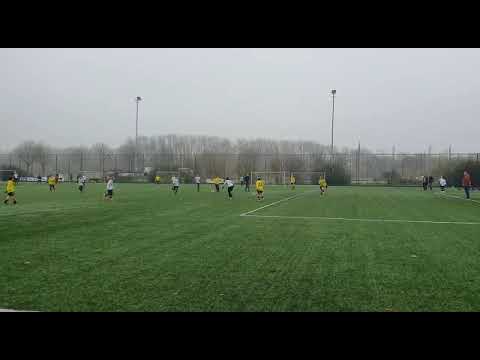 SV Odijk JO12 -1 maakt het winnende doelpunt