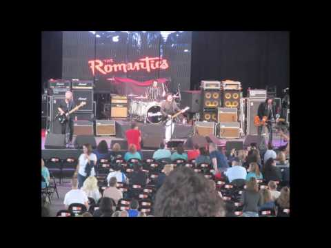 AXS interview with The Romantics' Mike Skill 8/9/16