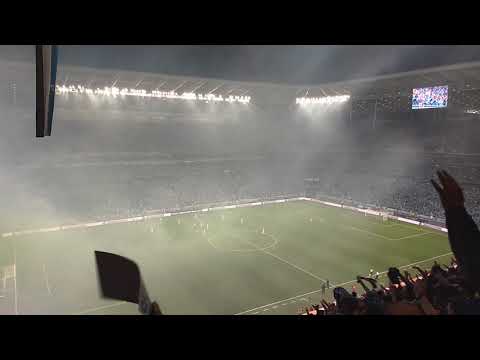 "Grêmio 1 X 0 Lanus - "Venho do bairro da Azenha!" - Final Libertadores 2017" Barra: Geral do Grêmio &bull; Club: Grêmio