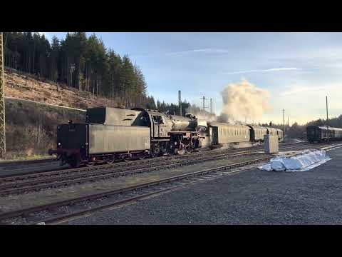 3 Seenbahn im Hochschwarzwald mit Dampflok 23 058