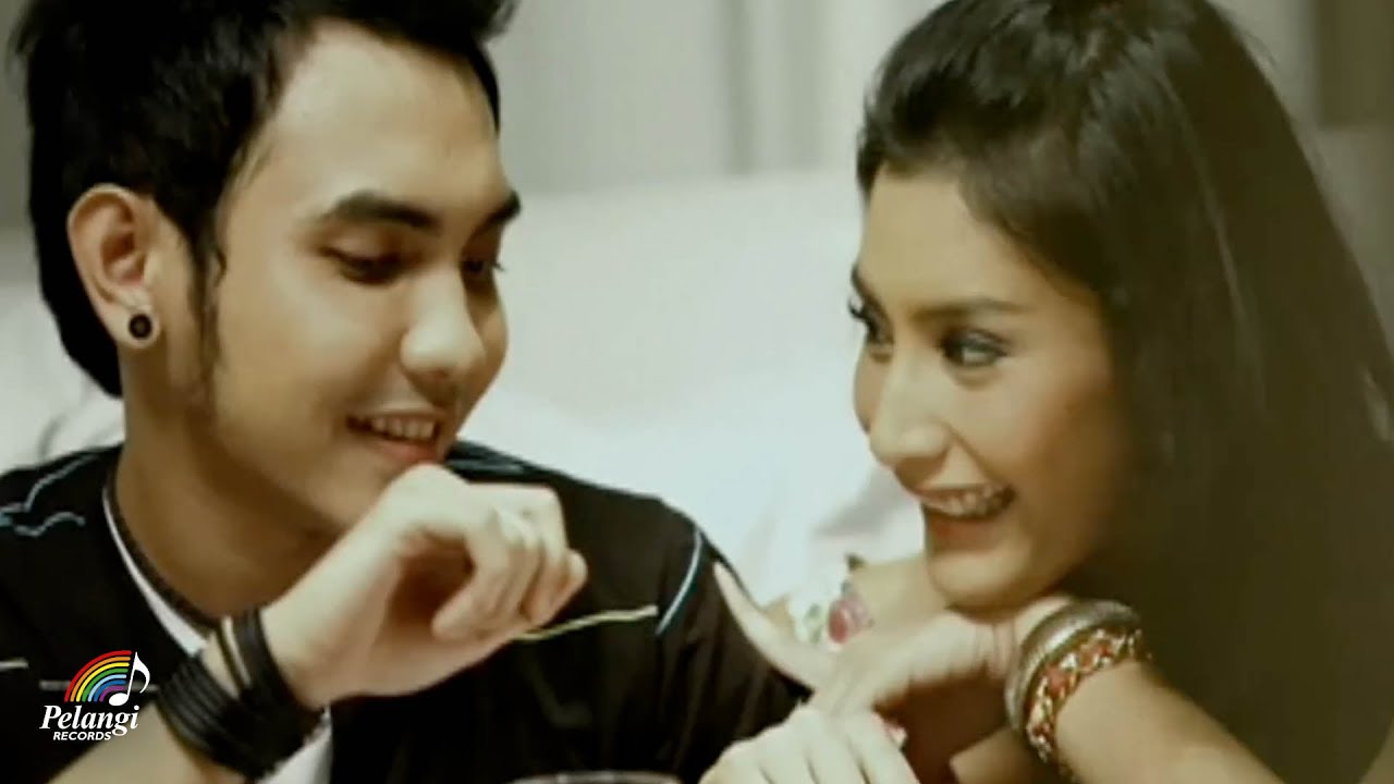 Download Mp3 Five Minutes Cinta Untuk Kita cinta untuk kita dan kasetnya di Toko Terdekat Maupun di iTunes atau Amazon secara legal Download Mp3 Five Minutes Cinta Untuk Kita