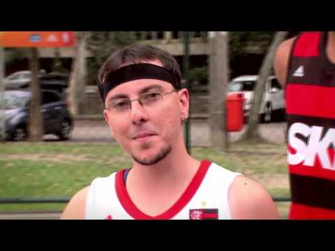 Orgulho da Nação invade quadra no RJ