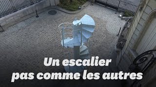 Un morceau de la Tour Eiffel vendu aux enchères à Paris