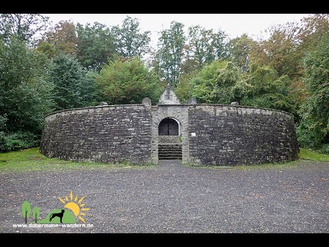 Unterwegs mit Hunden: Waldrunde bei Wachtberg-Berkum - nebst Ehrenmal