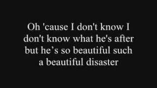 Beautiful Disaster - Kelly Clarkson with lyrics