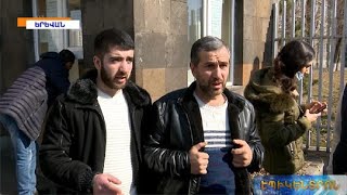 «Հե՛տ տվեք մեր զինգրքույկները». պատերազմին մասնակցած պահեստազորայինների ակցիան ՊՆ-ի մոտ