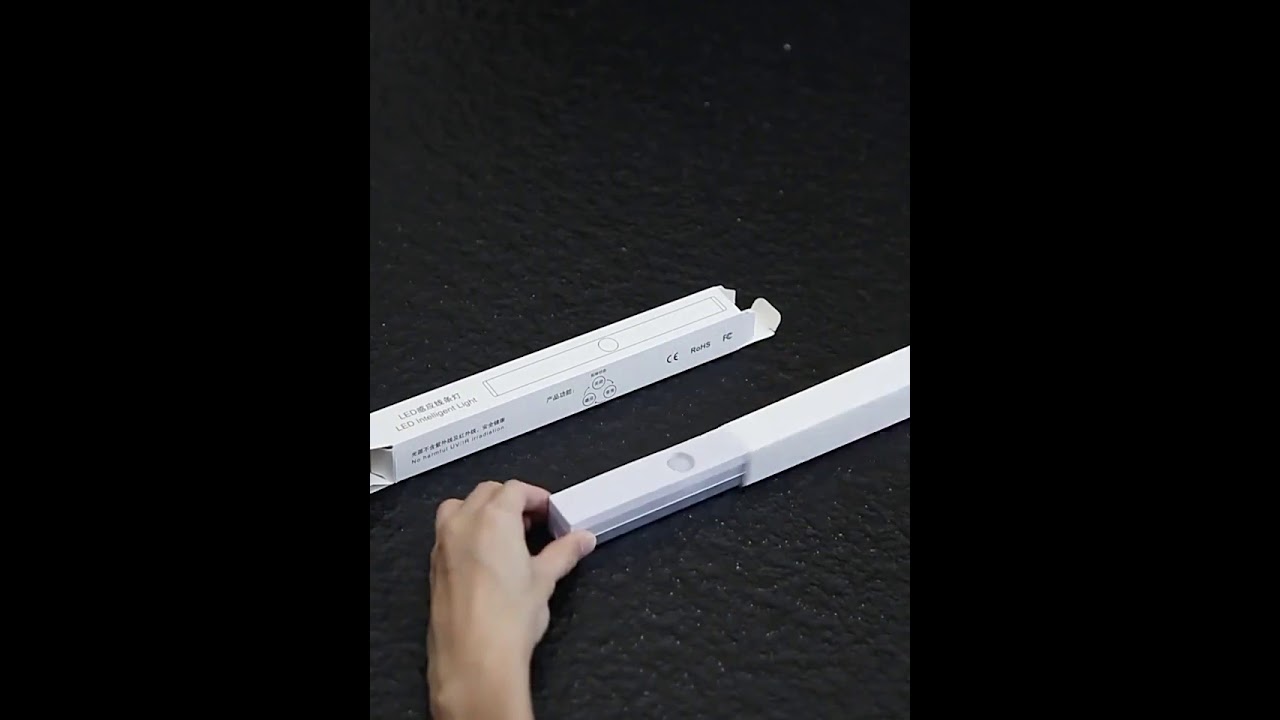 Bezprzewodowa lampka LED z czujnikiem ruchu