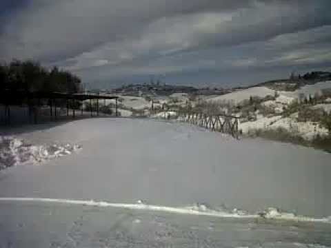 Neve in Toscana, a San Gimignano: l'agriturismo dopo la nevicata