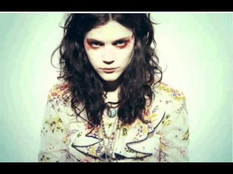 Soko - People Always Look Better in the Sun