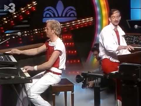 Future World Orchestra -  Captain Coke