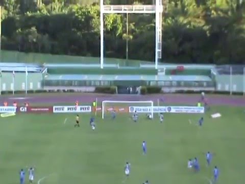 Gol do Galícia anulado contra o Fluminense de Feira
