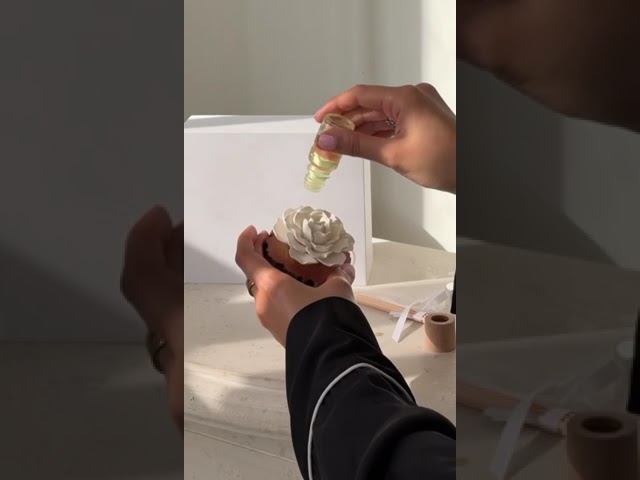 هدية فوّاحة عطرية ( تصميم خشبي) | B8