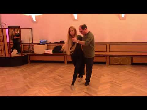 Tango Argentino Figuren Follower`s Back Sacada to Leader`s Side Step