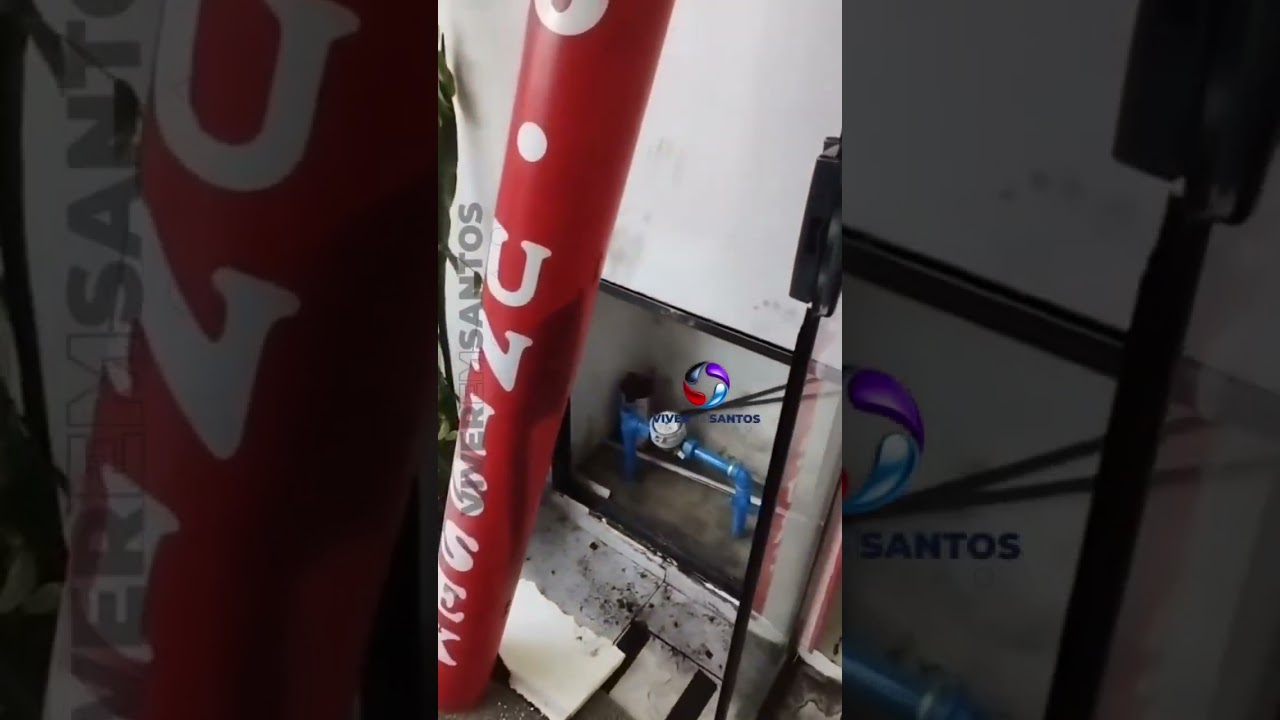 Salão de barbeiros no Centro de Santos é invadido e vandalizado; prejuízo chega a R$30 mil.