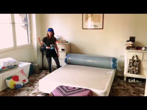 Emily Unwraps Her Queen Size Koala Mattress