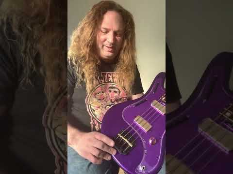 Unboxing the Nordstrand Audio Acinonyx “Cat” electric bass guitar!