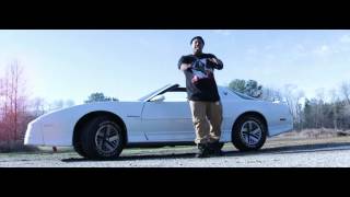 Pumkin Wallace Kick It